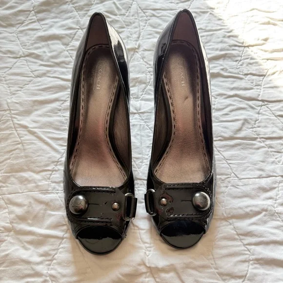 Coach Women’s Black Shiny Open Toe Heels Pumps with Coach Button Buckle - Picture 1 of 12
